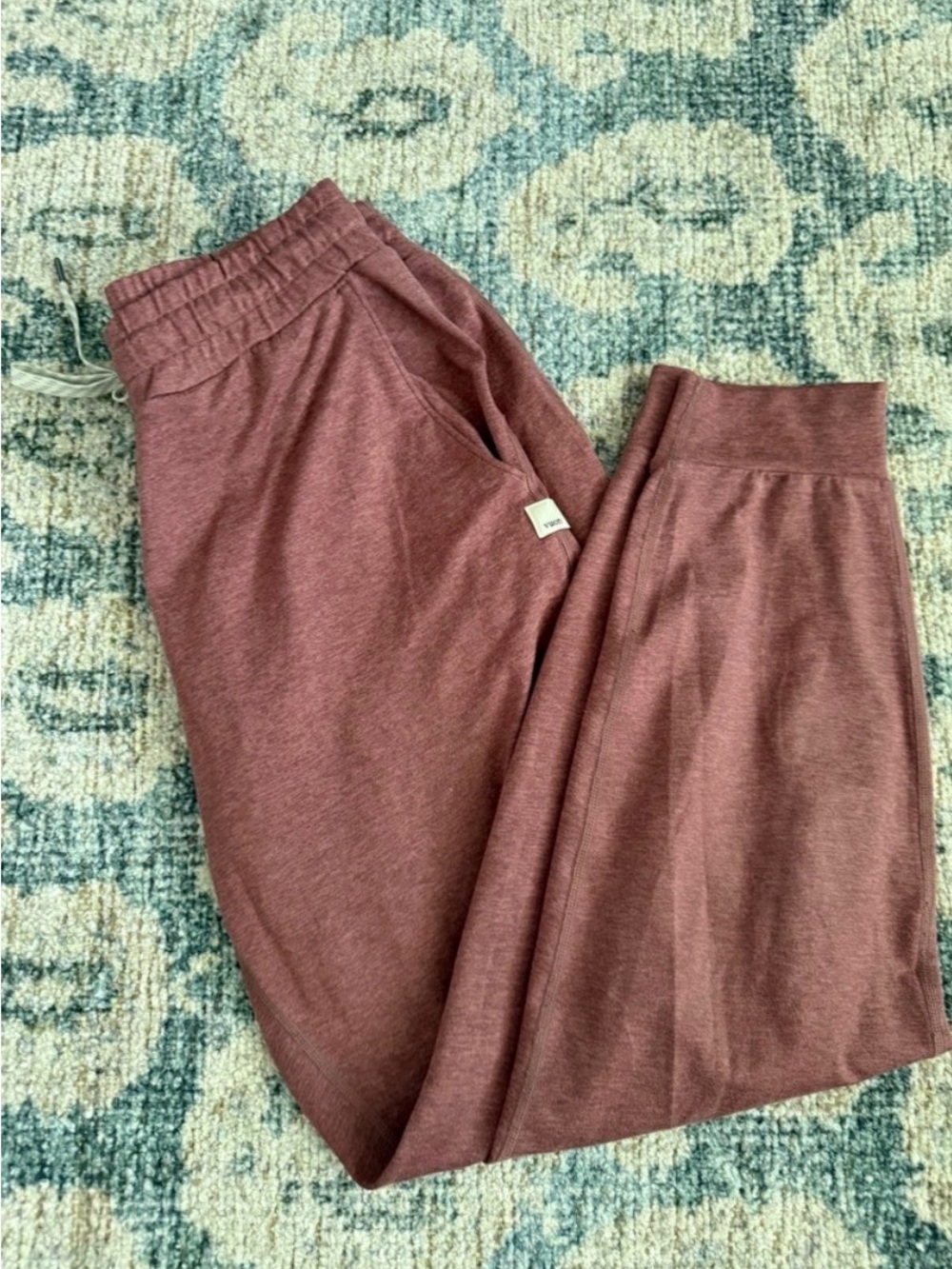 Vuori Women's Performance Joggers Size Small
Excellent Condition